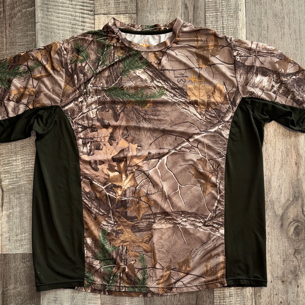 REAL-TREE HABIT Camo Short Sleeve Shirt- size XL